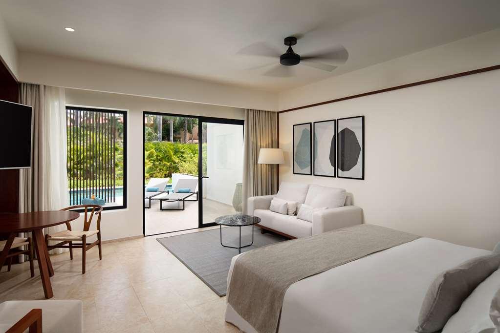 Live Aqua Beach Resort Punta Cana Room photo